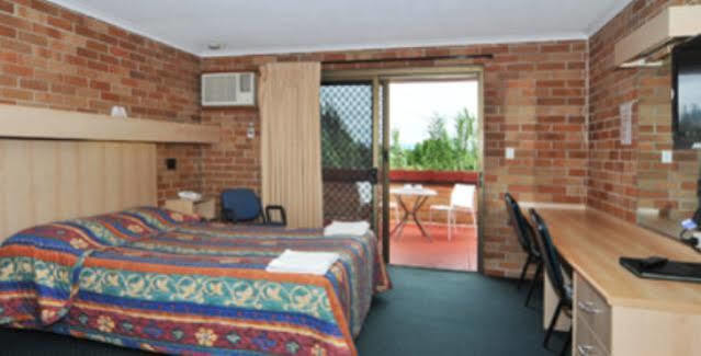 Motel River View