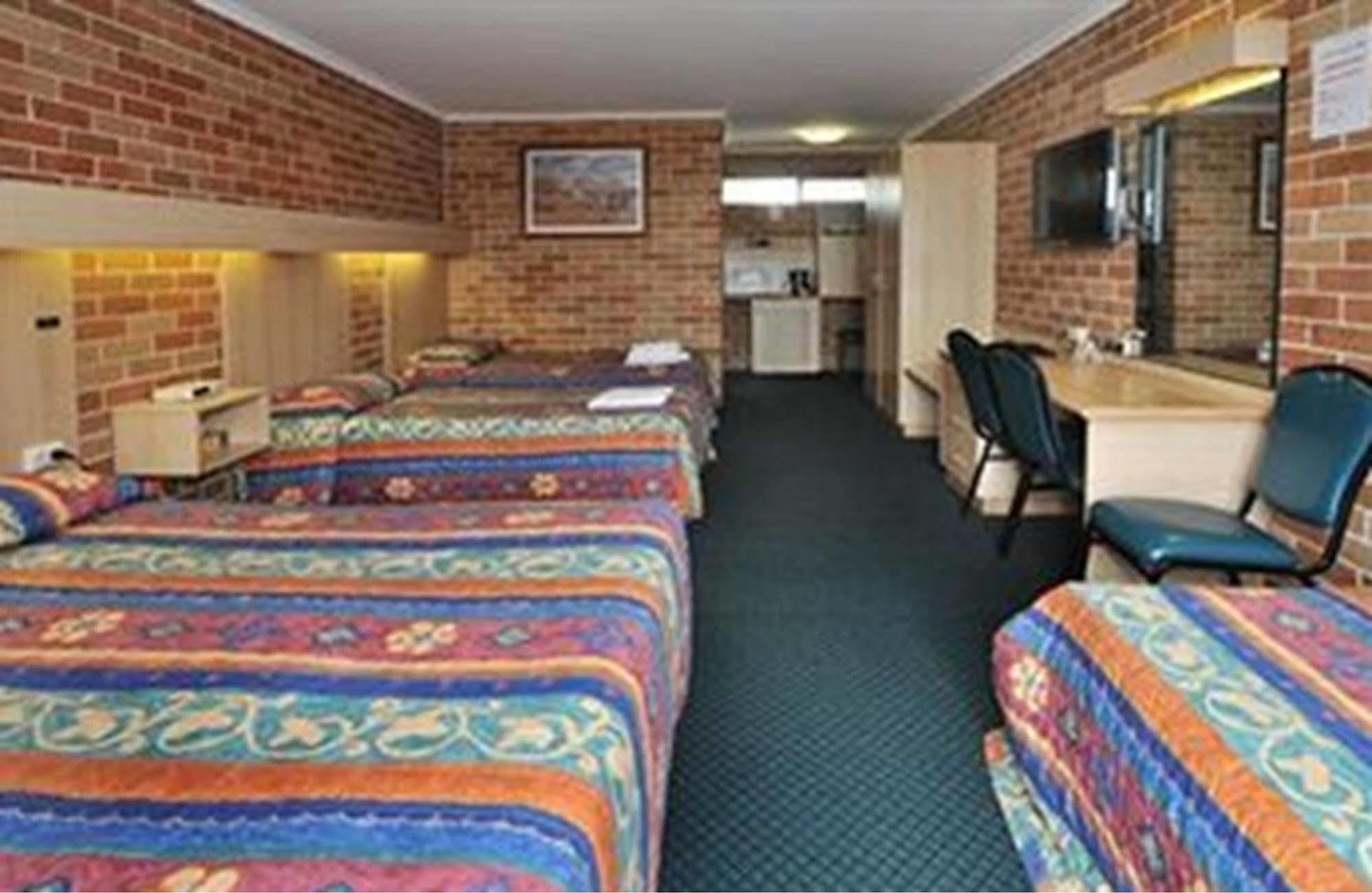 River View 3*