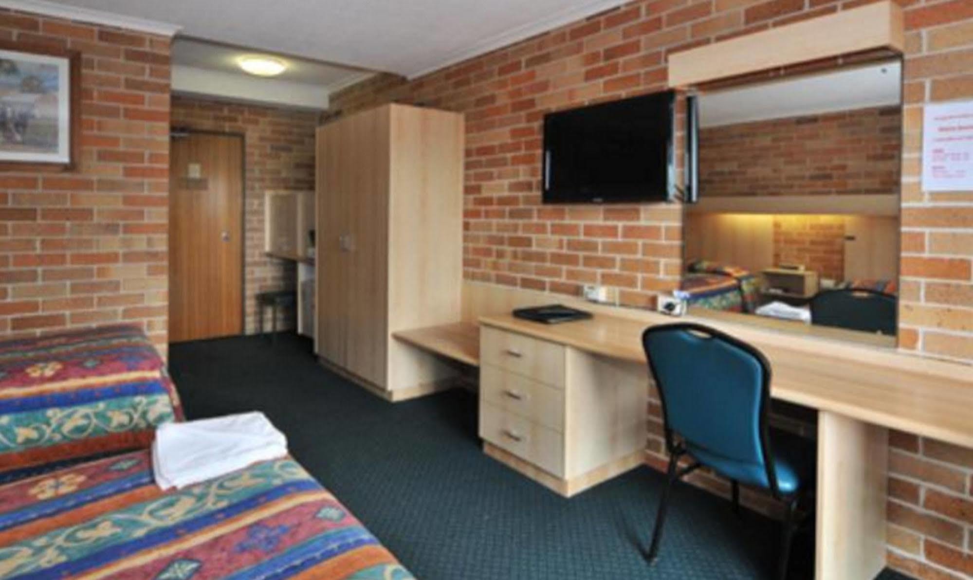 Motel River View 3*